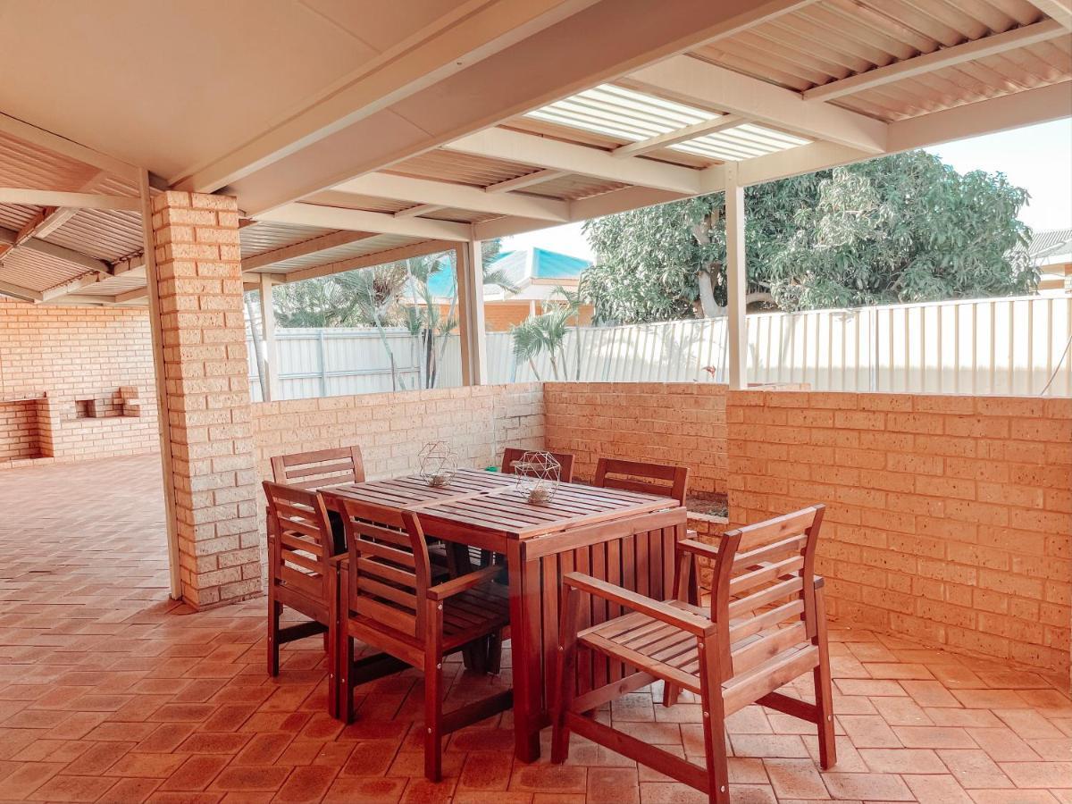 Carnarvon 3Br & 2Ba Holiday House Exterior foto